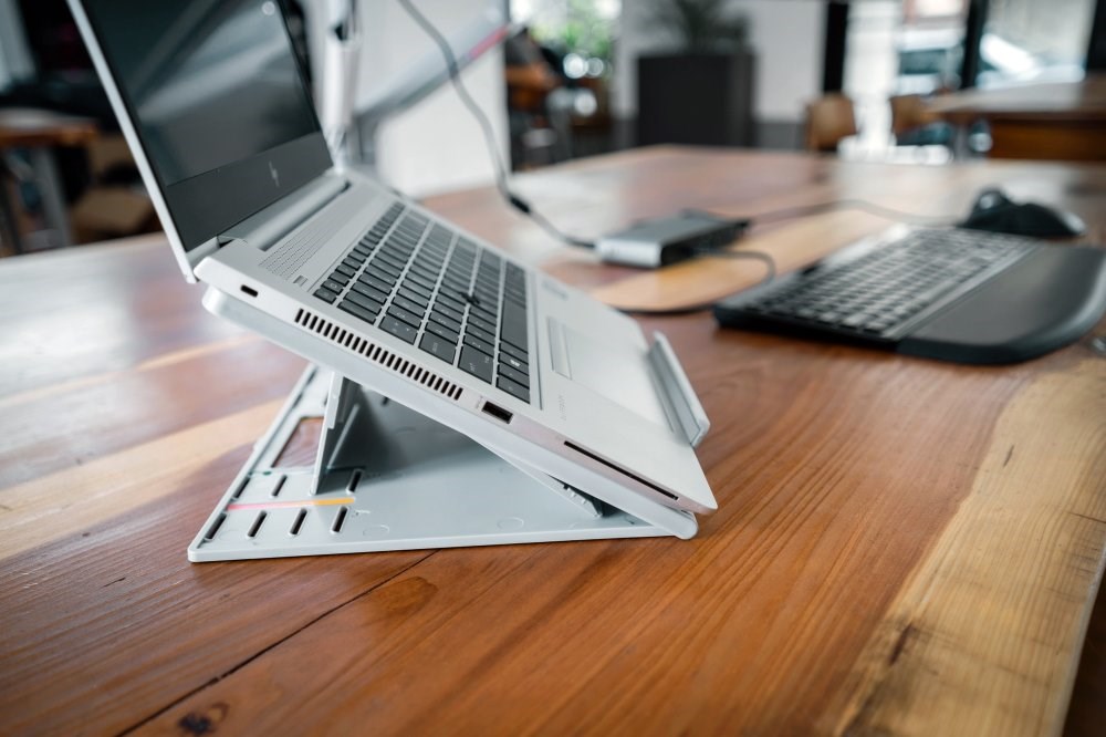 10 accesorios imprescindibles para tu portátil de trabajo