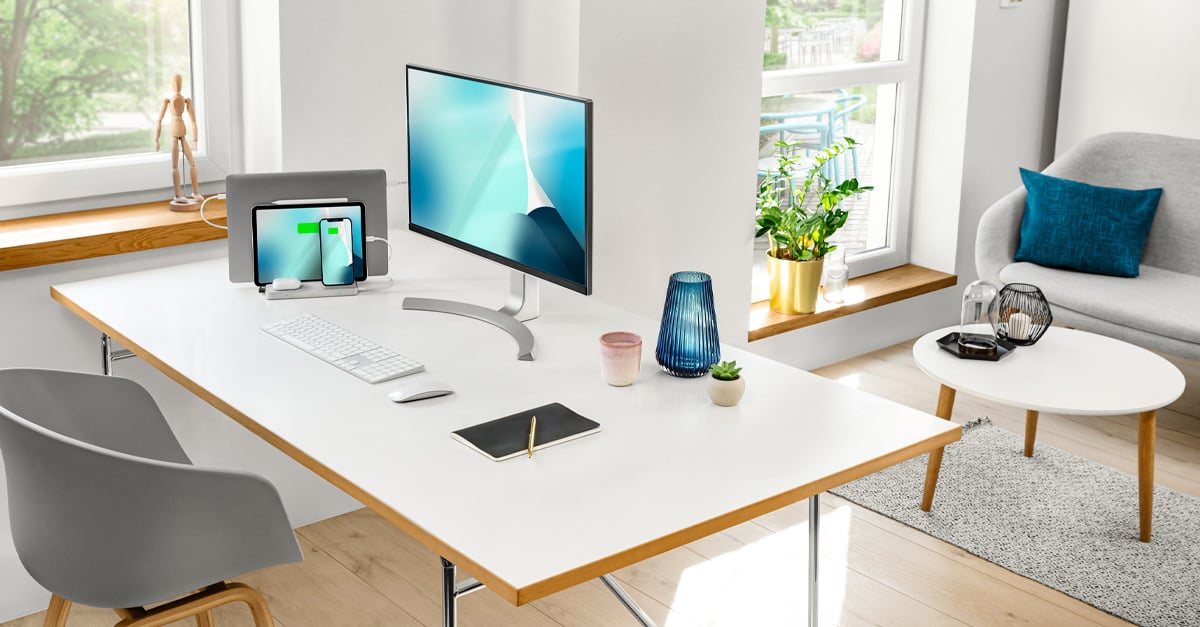 Apple desk charging online station