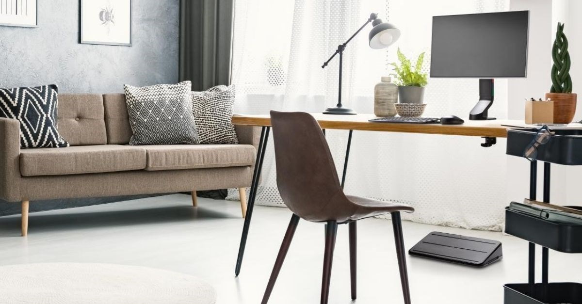 https://www.kensington.com/siteassets/blog/2022/03-march/5-must-haves-to-complete-your-small-space-saving-desk-setup_1648511546.jpg?width=1200&height=627