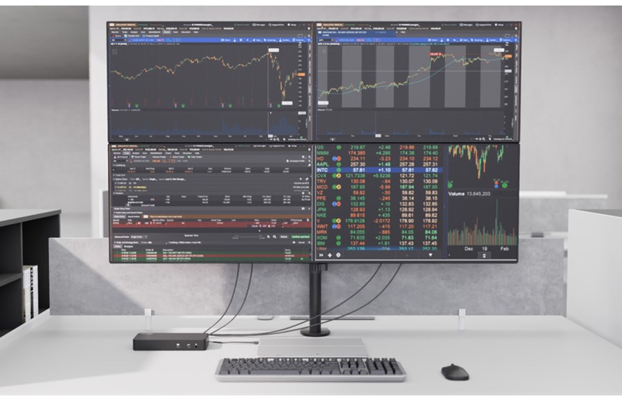 Quad 4k monitor and laptop connected to Kensington hybrid docking station featuring both Thunderbolt and DisplayLink technology.