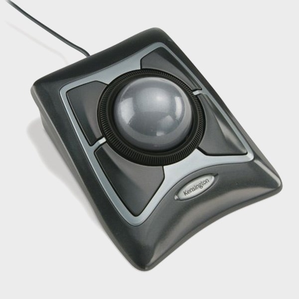 Trackball cablata Expert Mouse su sfondo bianco.